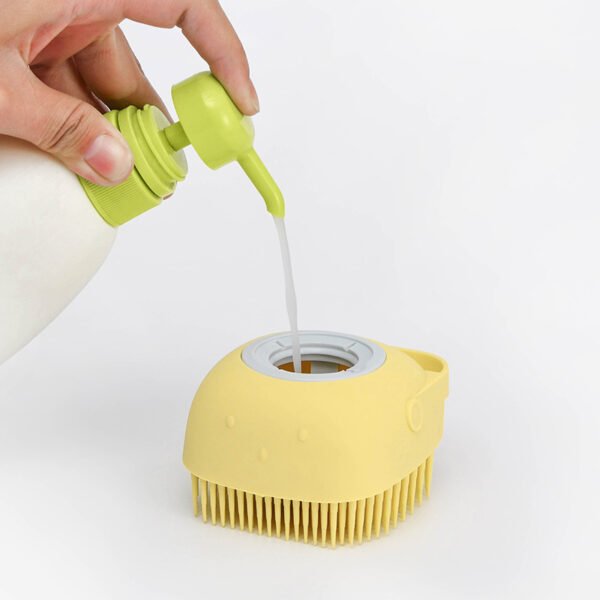 brosse-a-shampoing-pour-chat-brillant-poils-long-douche