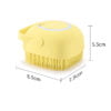 brosse-a-shampoing-pour-chat-brillant-poils-long-douche